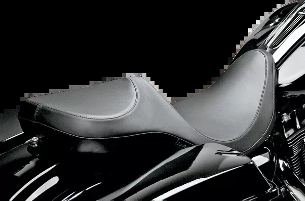 Le Pera Super Villain Seat – Smooth – Black – FL ’08-’25