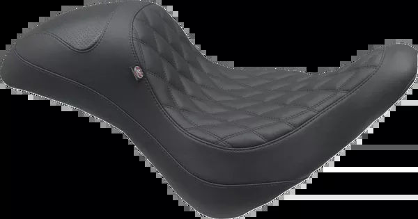 Mustang Extreme Fastback – Black – Double Diamond – Fat Boy ’18-’23