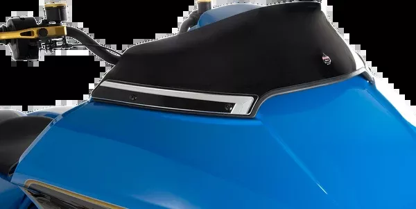 Performance Machine (PM) Windshield Trim – Scallop – Contrast Cut – FLTR ’15-’21