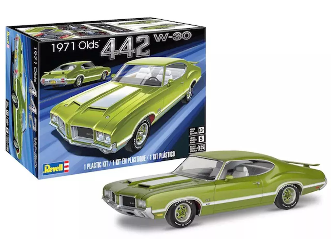 Revell 1971 Oldsmobile 442 W-30 1:24 Scale Model Kit