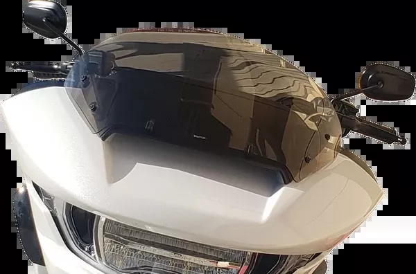 Wind Vest Windshield – 10-1/2″ – Light Smoke – FLTRX/SE/STSE