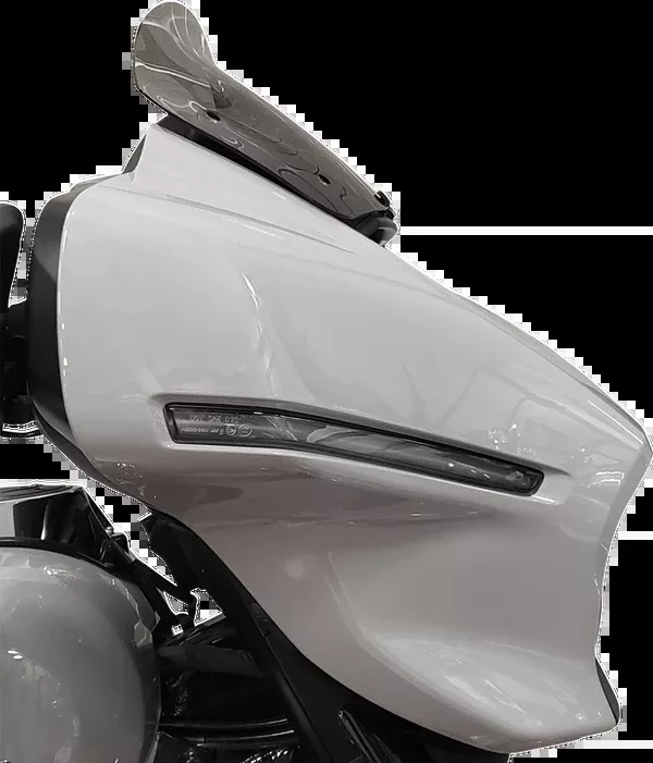 Wind Vest Windshield – 9-1/2″ – Light Smoke – FLHX, FLHXSE